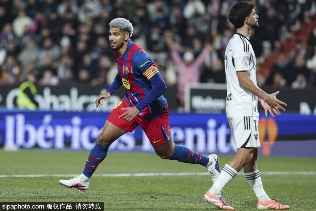 巴塞罗那迎来关键转折：中场“指南针”回归，拉什福德复出